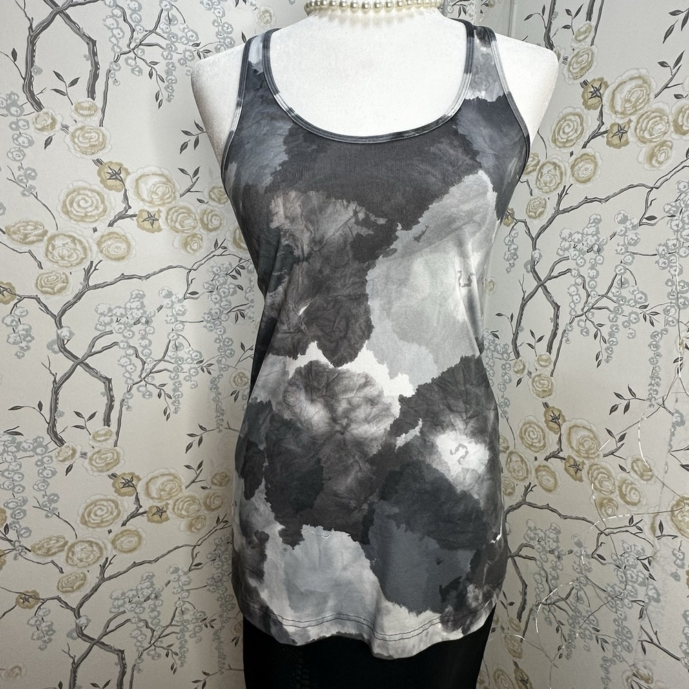 LULULEMON Tank Top Sz XS Racerback Stretch Compression‎ Logo Grey White